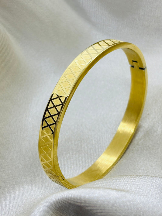 Radiant Texture Bracelet