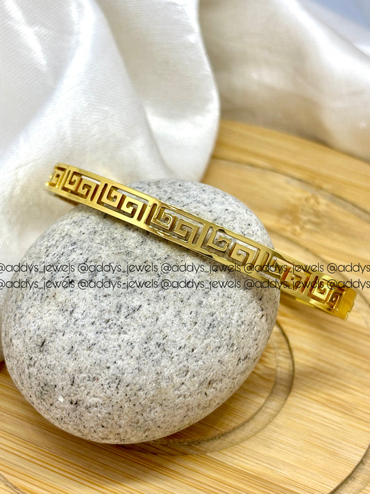 Golden Twist Slim Bracelet