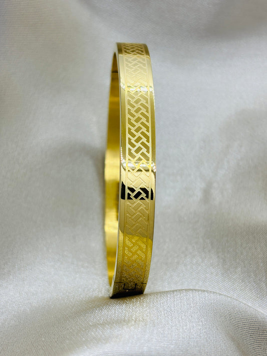 Eternal Knot Gold Bracelet