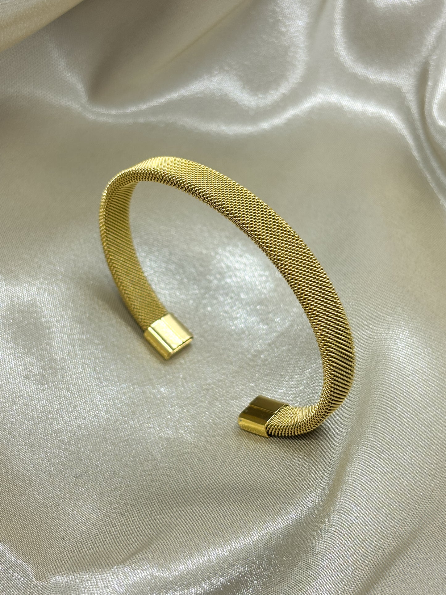 Golden Mesh Cuff Unisex