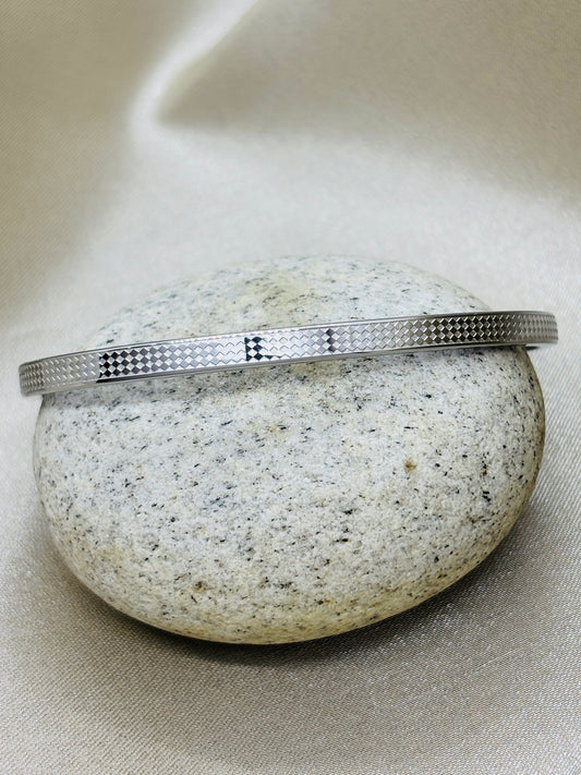 Minimal Mirage Silver Bracelet