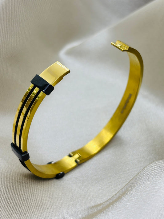 Dual Contrast Bracelet