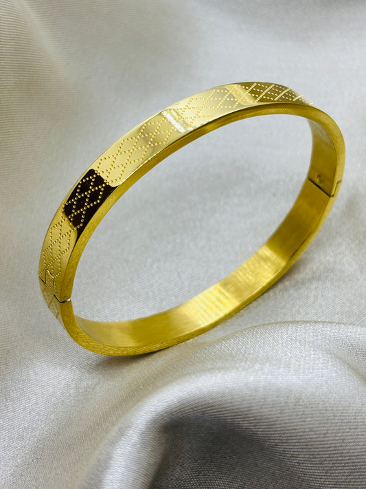 Boundless Gold Bracelet