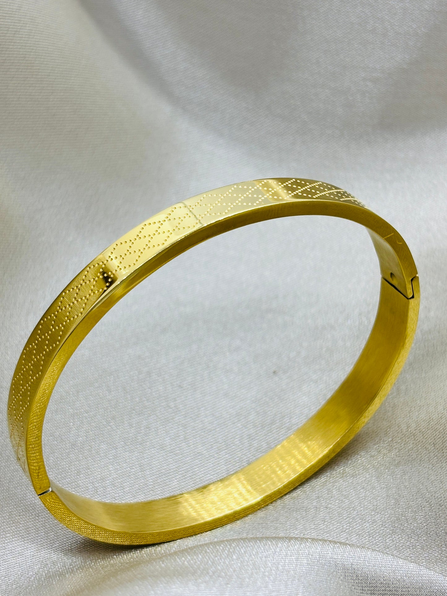 Boundless Gold Bracelet