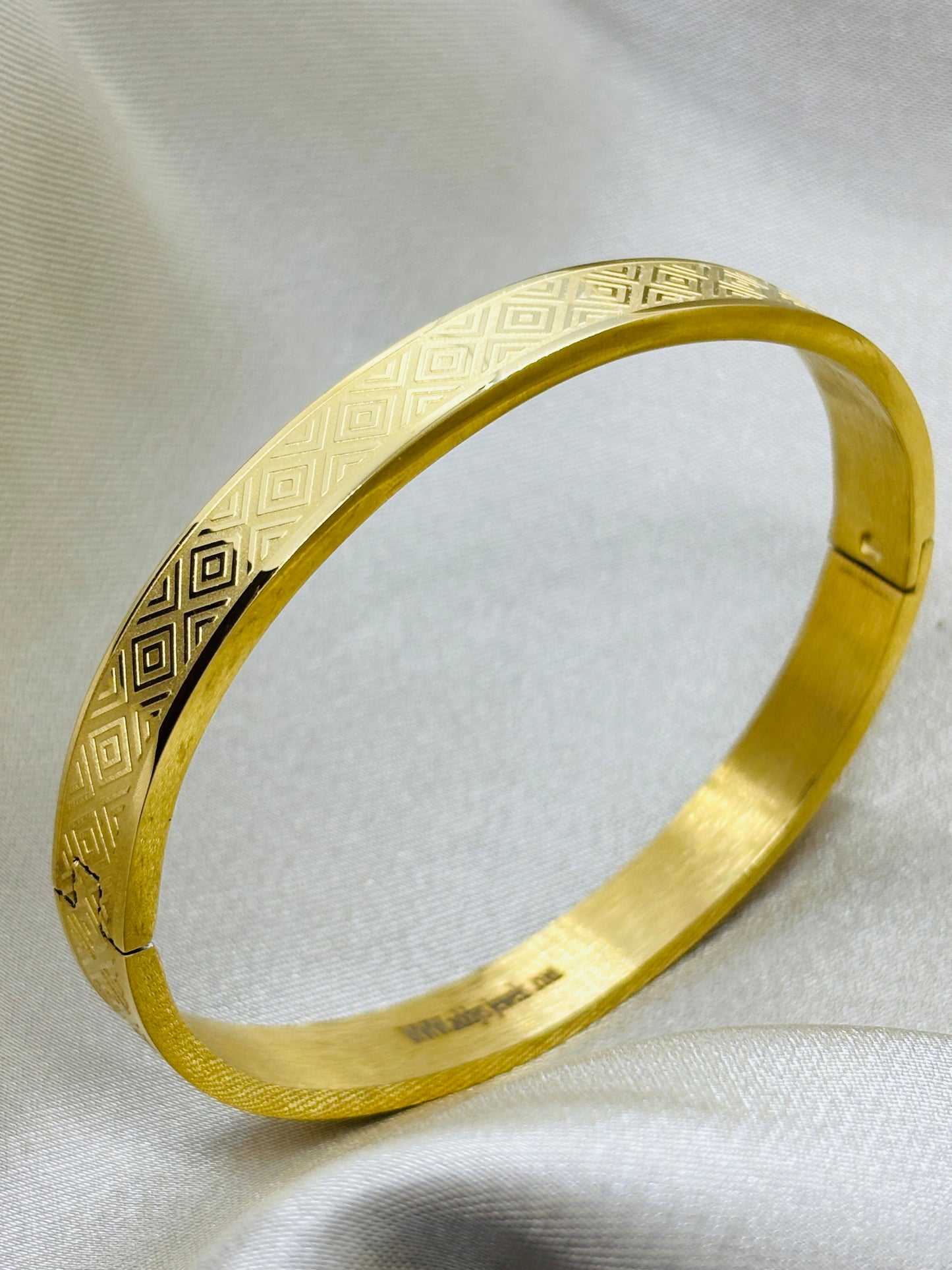 Timeless Texture Gold Bracelet