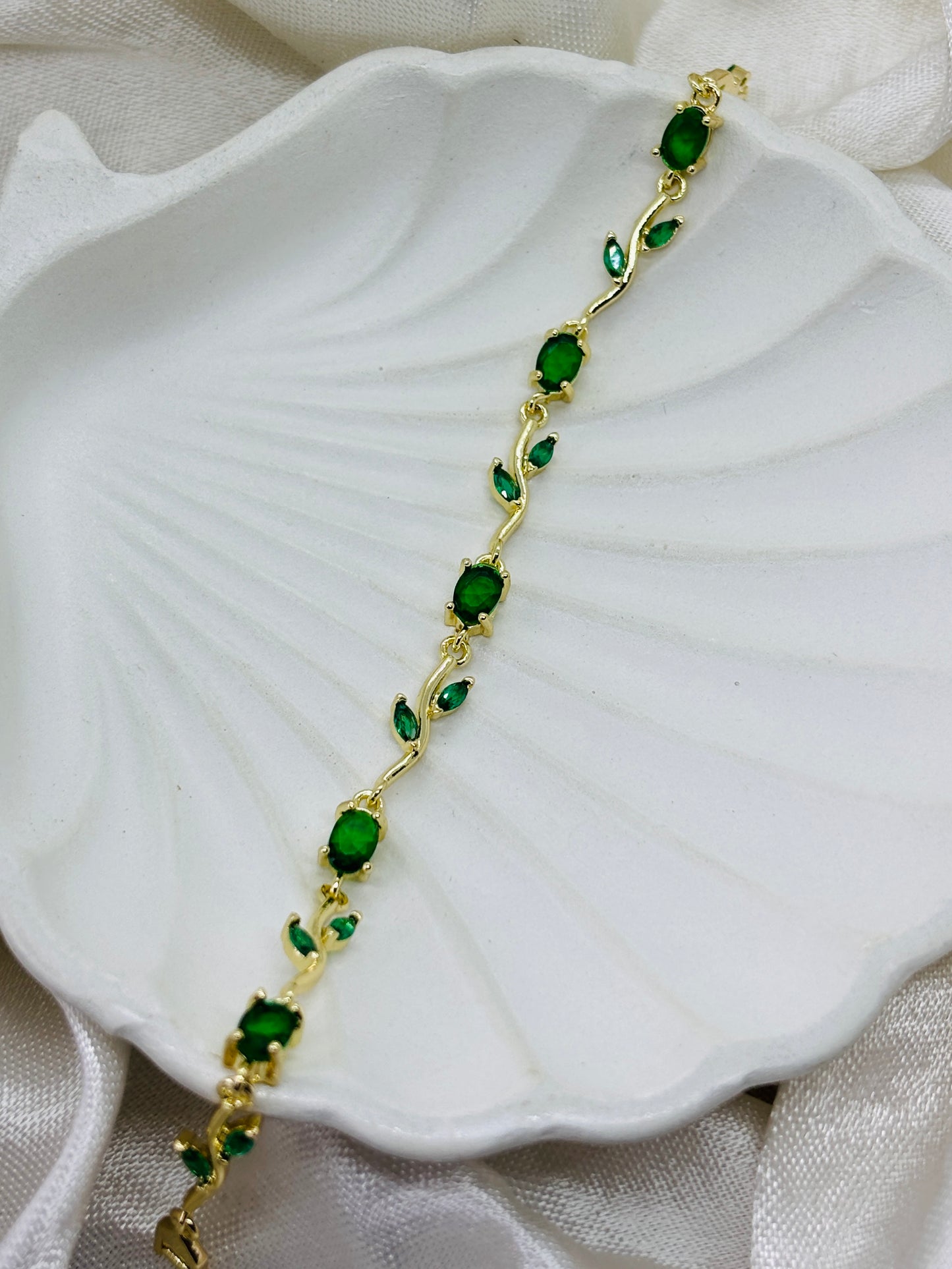 Green Tulip Bracelet (BABY SIZE)