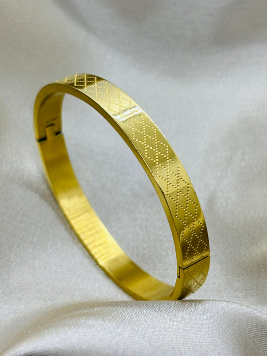 Boundless Gold Bracelet