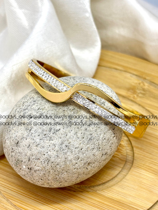 Golden Flow Bracelet