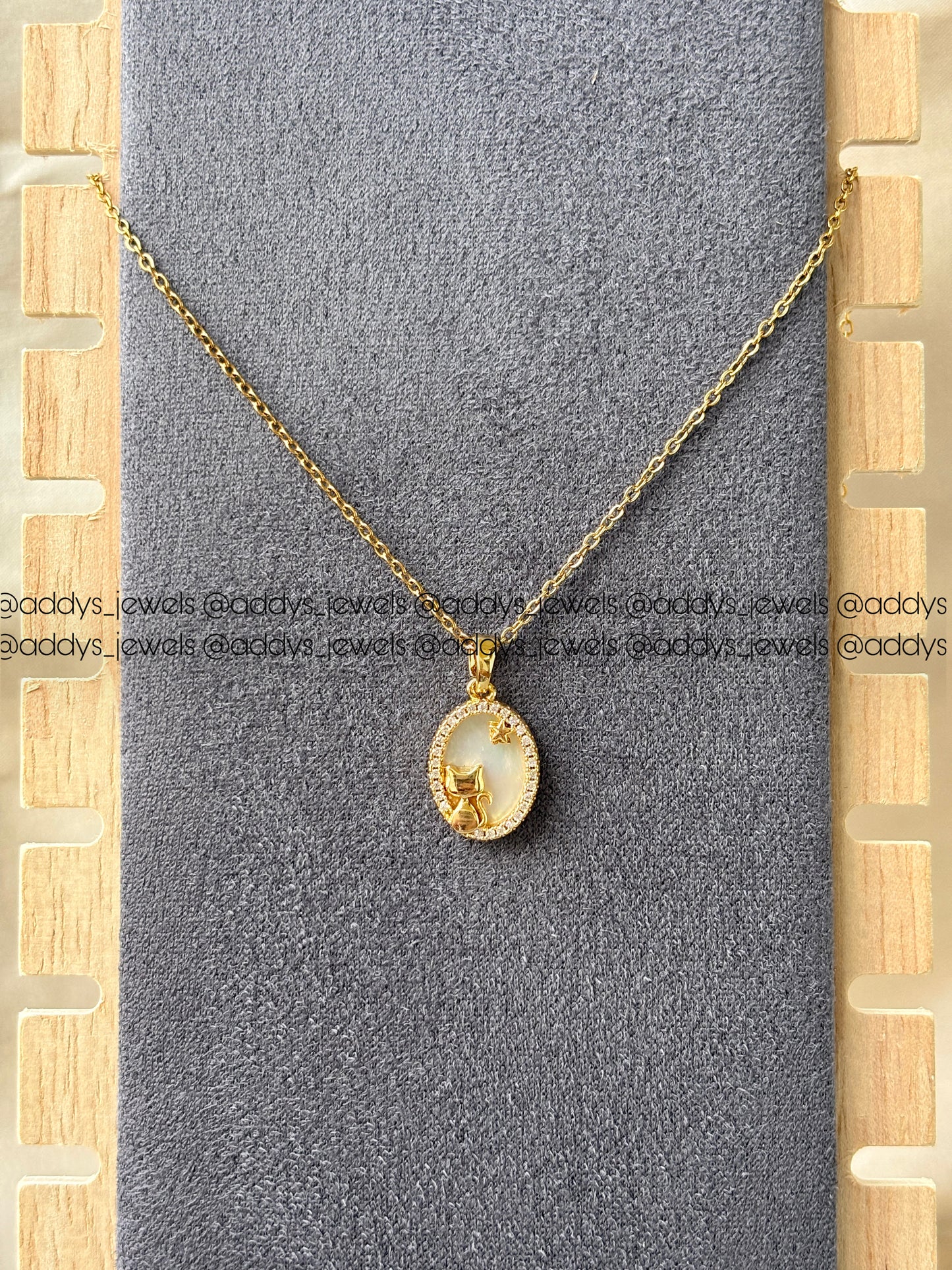 Mystic Cat Oval Necklace