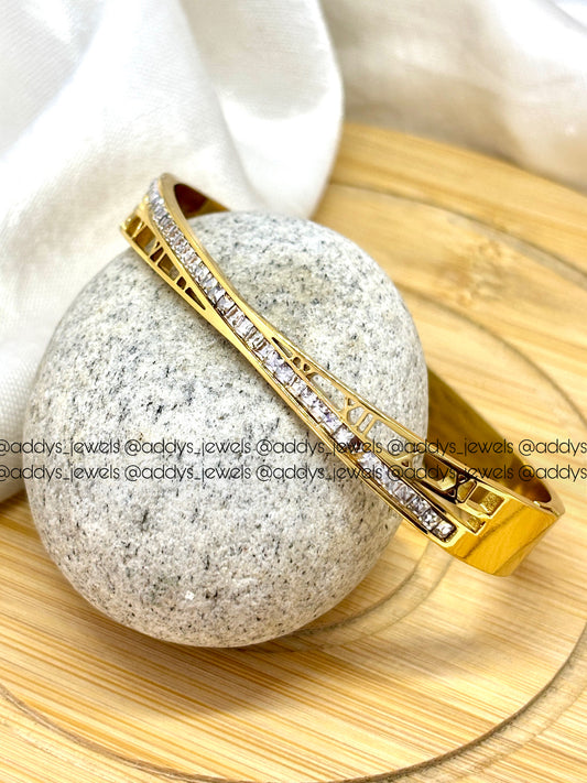 Queen’s Emblem Bracelet