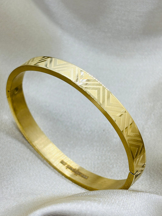 Classic Motif Luxe Bracelet