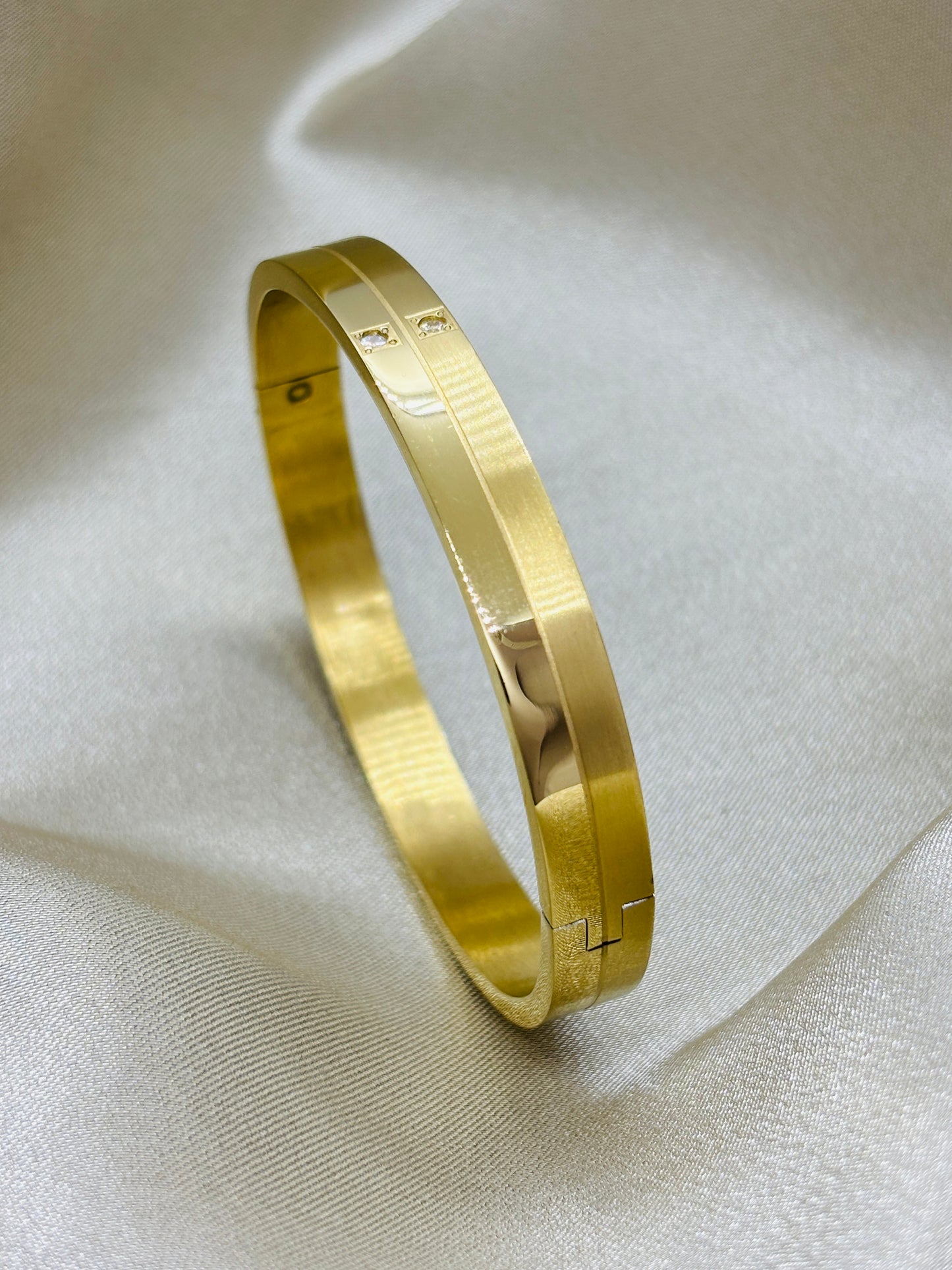 Luminous Crest Bracelet