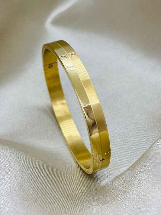 Luminous Crest Bracelet