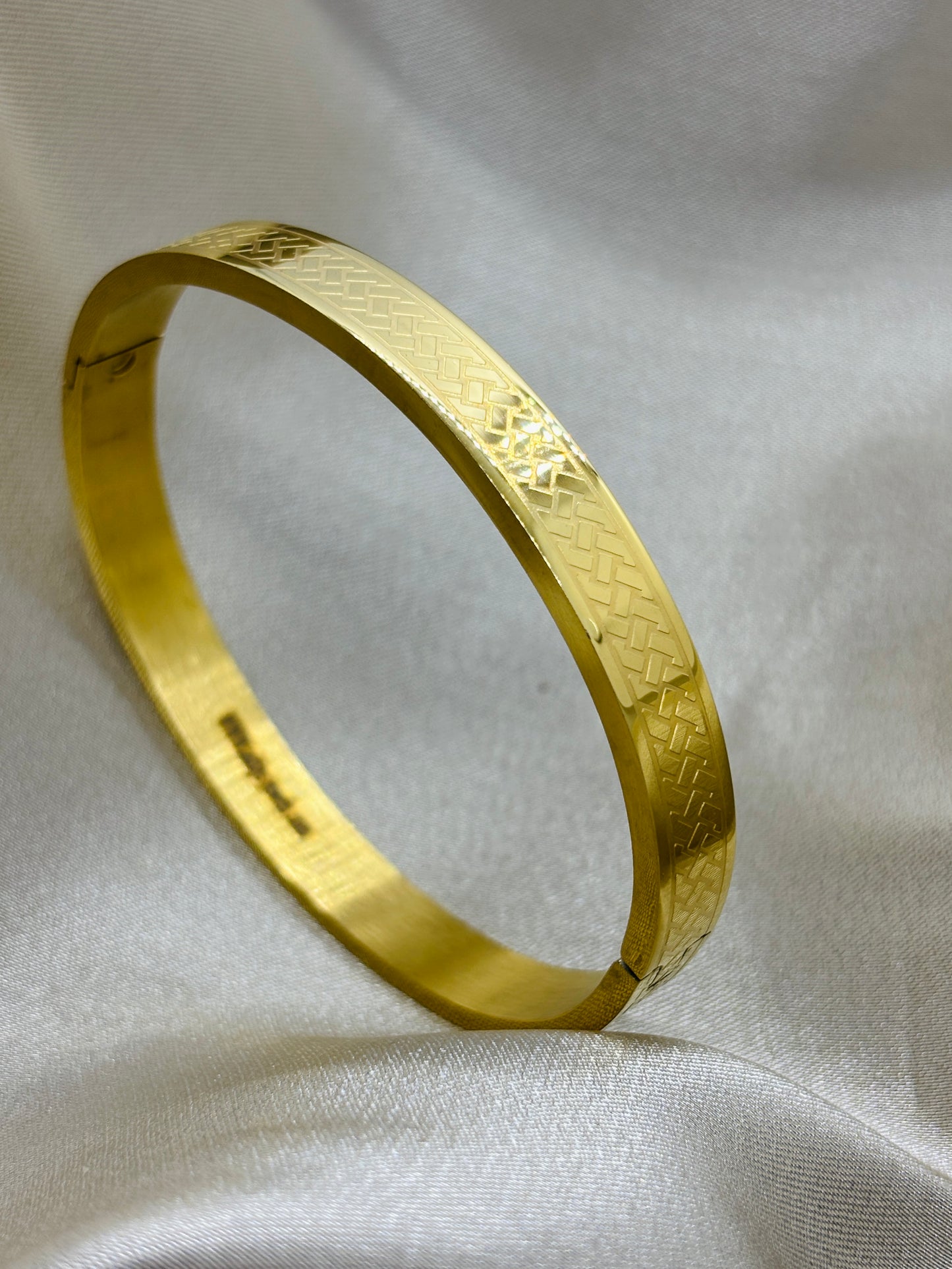 Eternal Knot Gold Bracelet