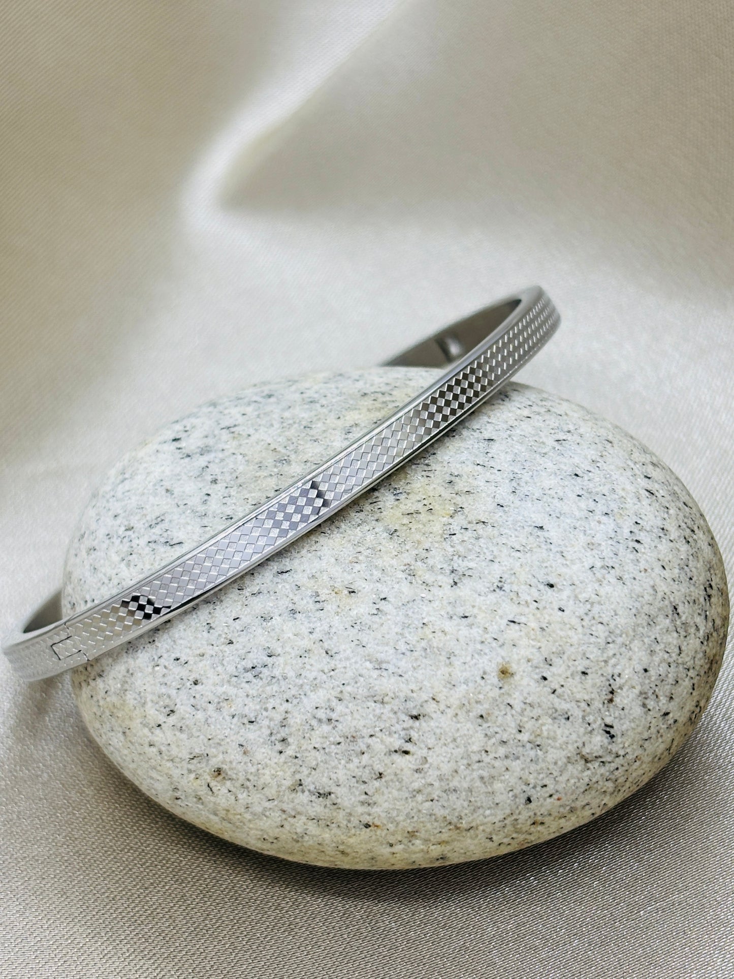 Minimal Mirage Silver Bracelet