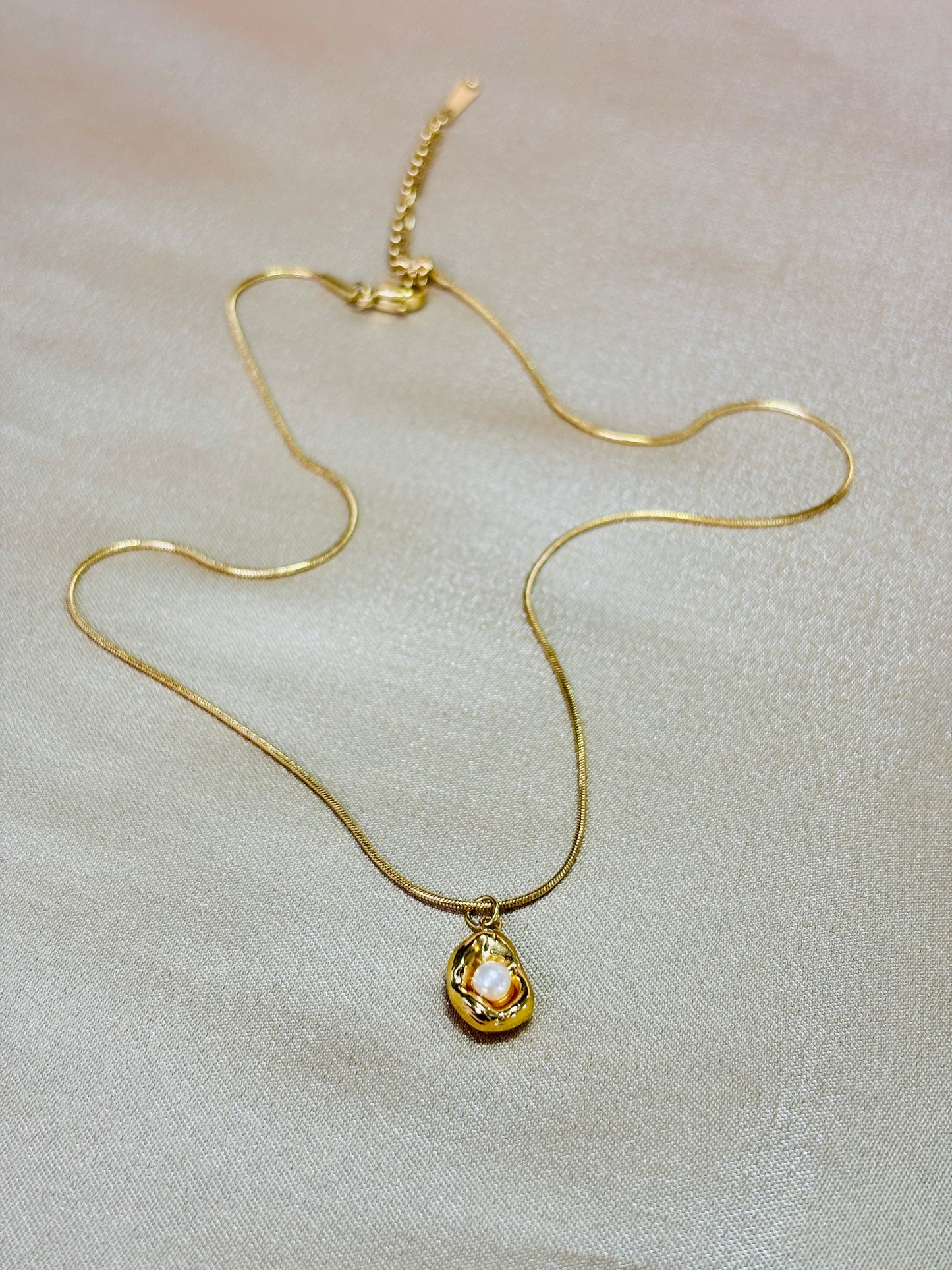 Pearl Pendant Necklace