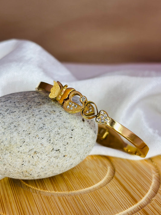 Butterfly Kiss – Heart Charm Bracelet