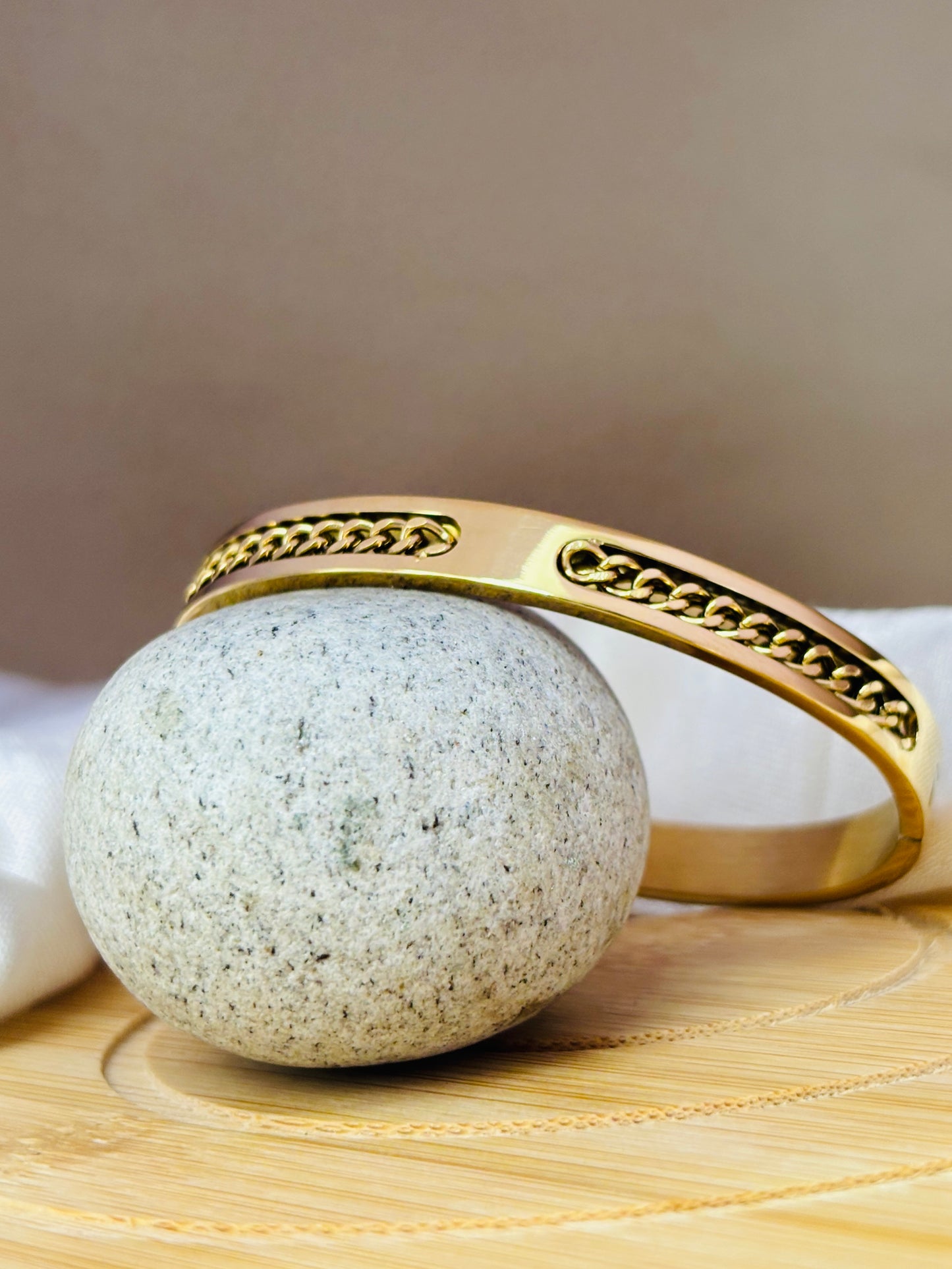 Twist Halo Open Bracelet