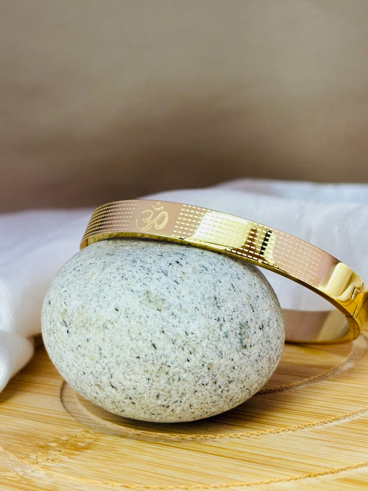 Divine Vibe Om Bracelet